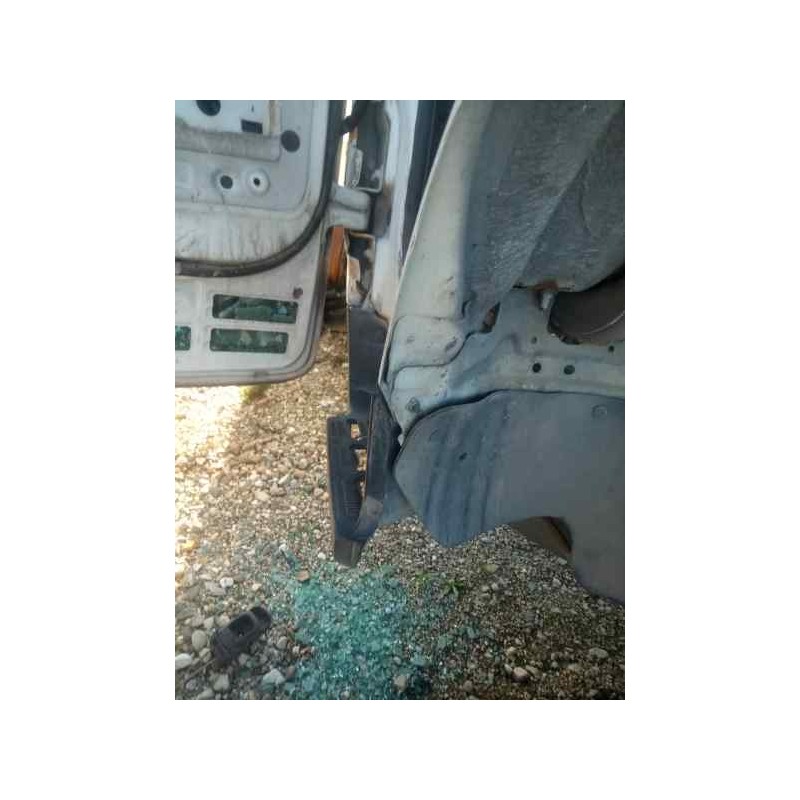 Recambio de estribo para nissan cabstar 09.06 3.0 diesel referencia OEM IAM  DELANTERO.IZQUIERDO 