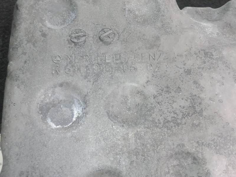 Recambio de carter para mercedes-benz clase c (w203) berlina 2.2 cdi cat referencia OEM IAM R6110140602  