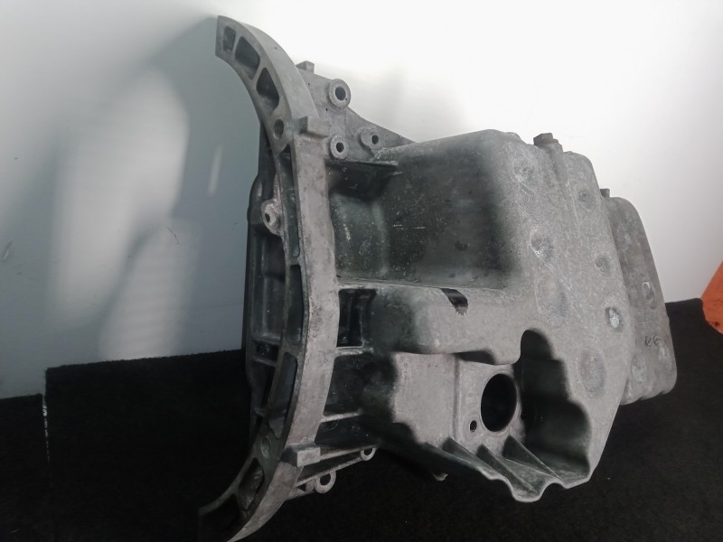 Recambio de carter para mercedes-benz clase c (w203) berlina 2.2 cdi cat referencia OEM IAM R6110140602  