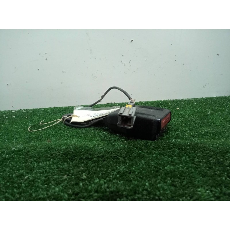 Recambio de enganche cinturon delantero izquierdo para citroën c3 picasso 1.6 16v hdi referencia OEM IAM 100511  