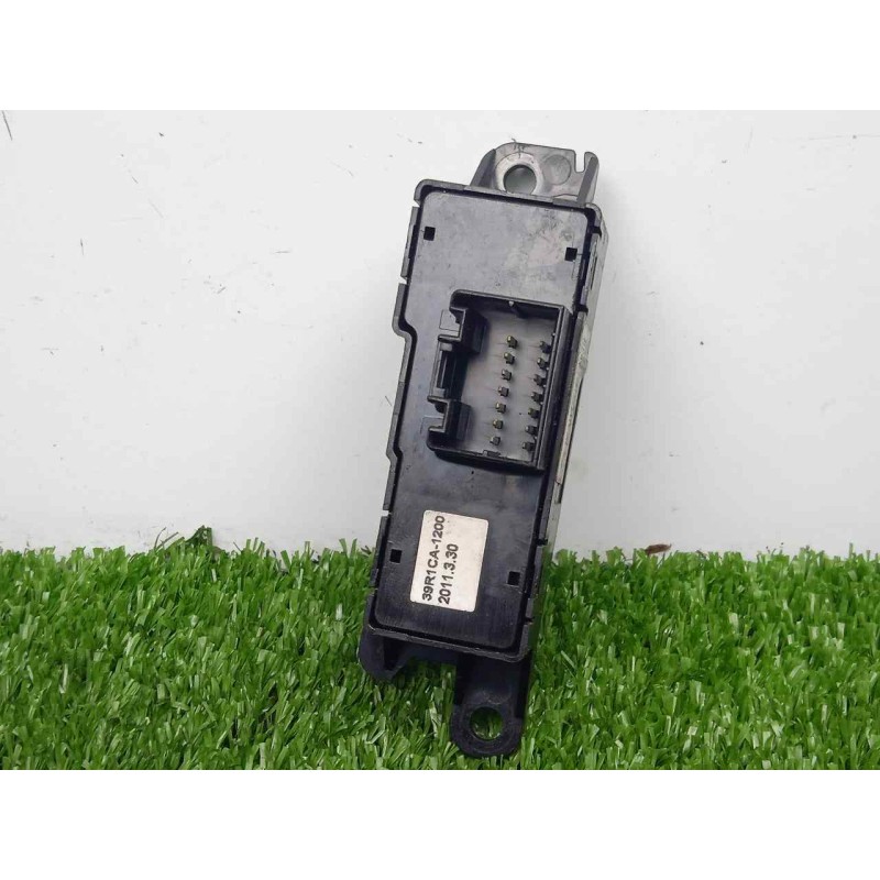 Recambio de interruptor para hyundai i40 cw 1.7 crdi cat referencia OEM IAM 937303Z050 ESP OFF 