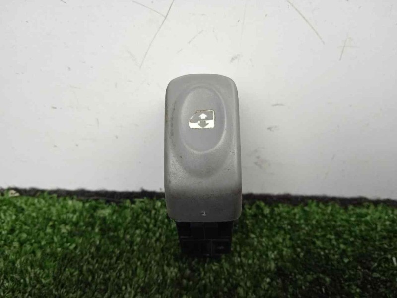 Recambio de mando elevalunas delantero izquierdo para renault twingo (co6) 1.2 referencia OEM IAM 189832A 5.PINES IZQUIERDO