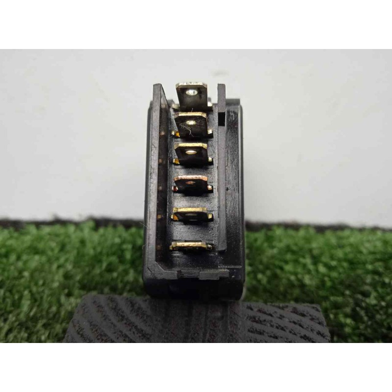 Recambio de mando elevalunas delantero izquierdo para renault twingo (co6) 1.2 referencia OEM IAM 189836 5.PINES DERECHO