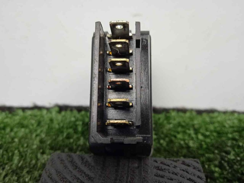 Recambio de mando elevalunas delantero izquierdo para renault twingo (co6) 1.2 referencia OEM IAM 189836 5.PINES DERECHO