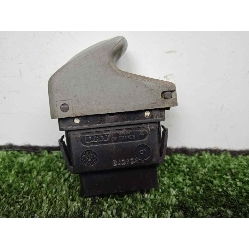 Recambio de mando elevalunas delantero izquierdo para renault twingo (co6) 1.2 referencia OEM IAM 189836 5.PINES DERECHO