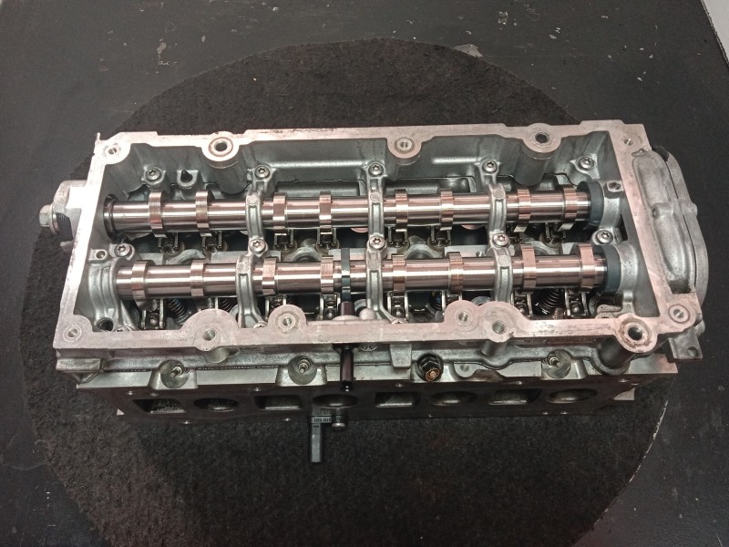 Recambio de culata para man tge kasten (uy) 2.0 tdi referencia OEM IAM 04L103064S04L103403R  