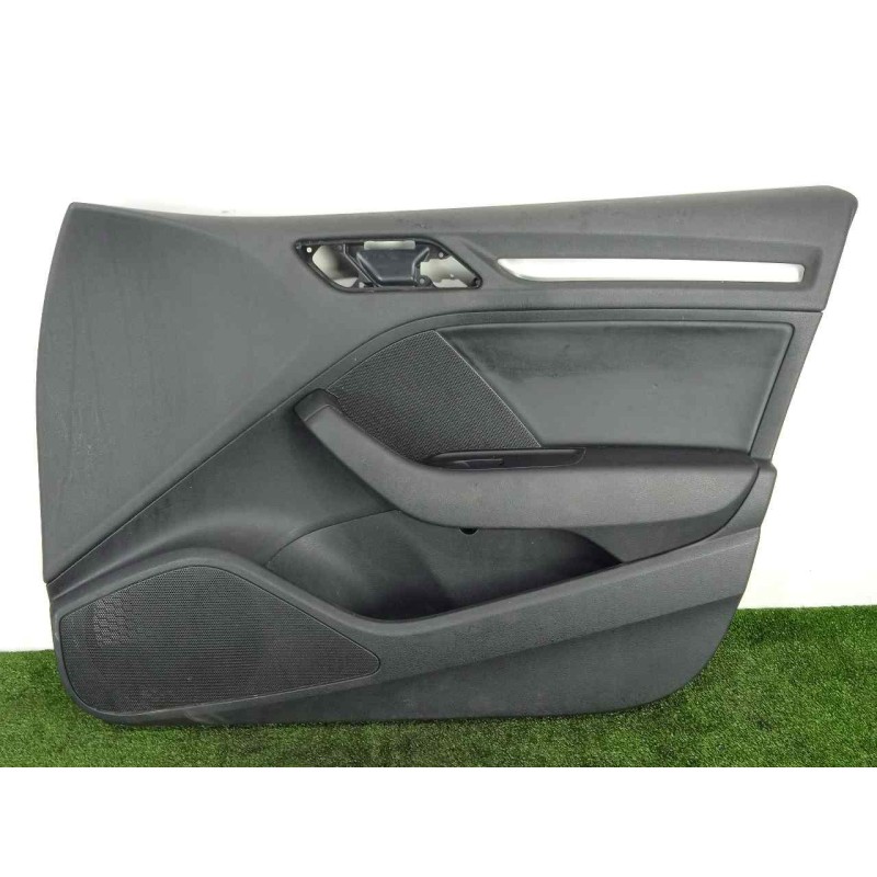Recambio de guarnecido puerta delantera derecha para audi a3 sedán(8vs) 2.0 16v tdi referencia OEM IAM 8V5867106  