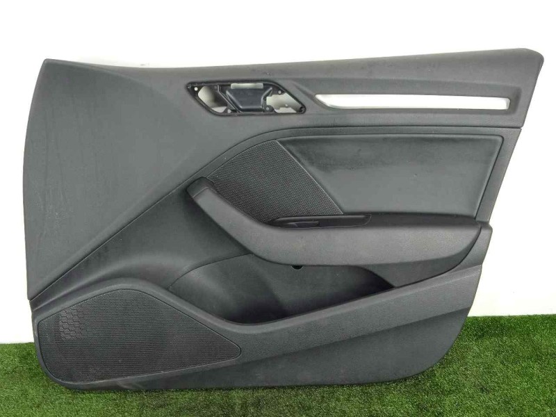 Recambio de guarnecido puerta delantera derecha para audi a3 sedán(8vs) 2.0 16v tdi referencia OEM IAM 8V5867106  