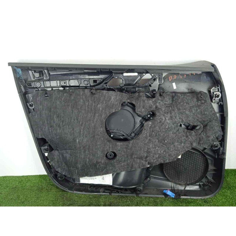 Recambio de guarnecido puerta delantera derecha para audi a3 sedán(8vs) 2.0 16v tdi referencia OEM IAM 8V5867106  