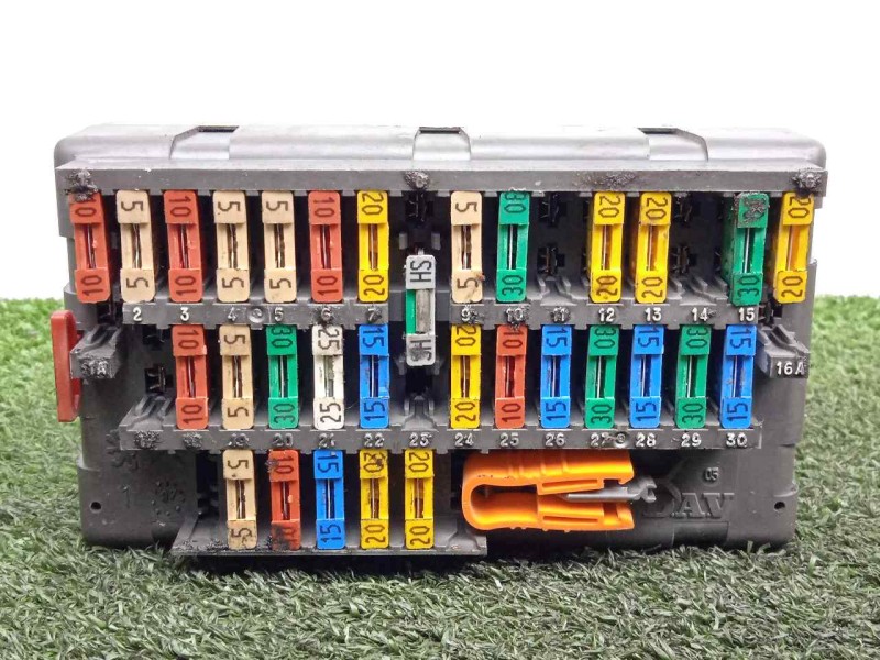 Recambio de caja reles / fusibles para citroën xsara berlina 1.6 referencia OEM IAM 9568591280  