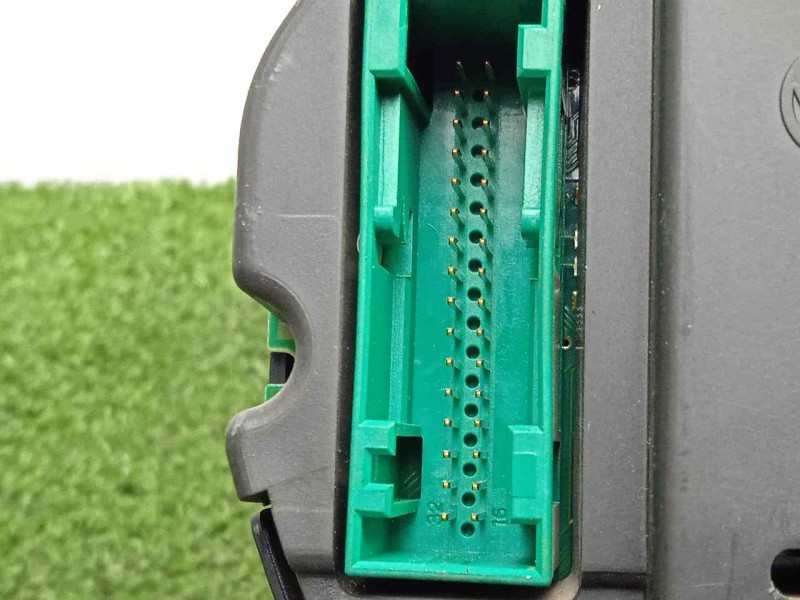 Recambio de cuadro instrumentos para volkswagen polo (9n3) 1.4 tdi referencia OEM IAM 110080321037A 2.CONECTORES VDO