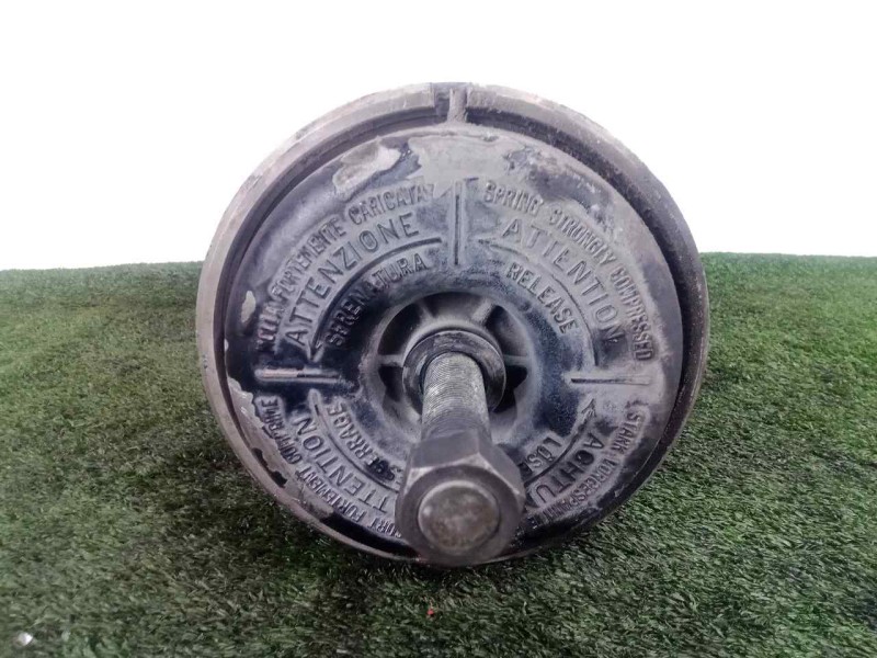 Recambio de acumulador central amortiguacion para iveco eurocargo 5.9 diesel referencia OEM IAM SINREFERENCIA  