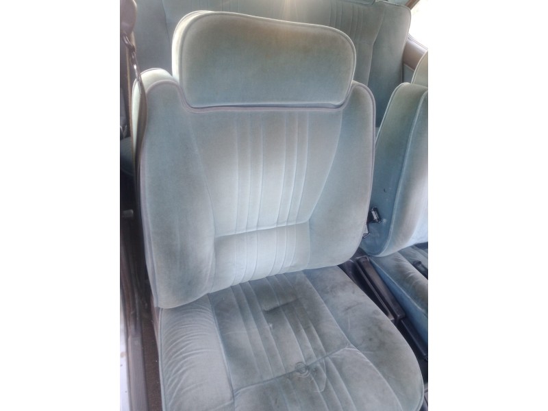 Recambio de asiento delantero derecho para seat 131 1.4g referencia OEM IAM   