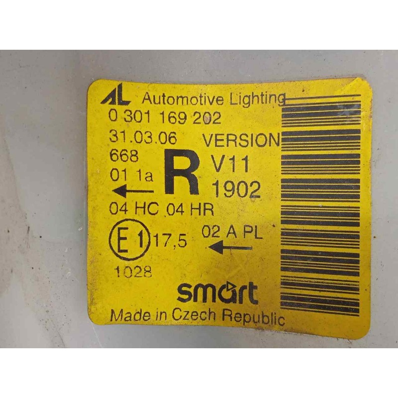 Recambio de faro derecho para smart coupe 0.8 cdi cat referencia OEM IAM 0301169202 02-06  OPACO