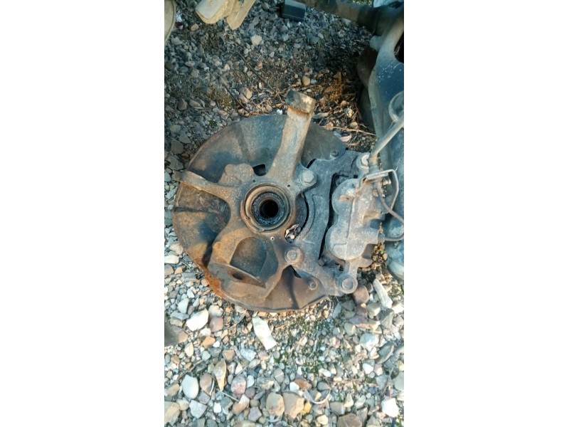 Recambio de mangueta delantera derecha para mitsubishi montero sport (k90) 2.5 turbodiesel referencia OEM IAM   