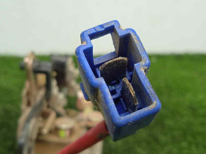 Recambio de cerradura puerta trasera izquierda para tata safari . referencia OEM IAM SINREFERENCIA 2.PINES 
