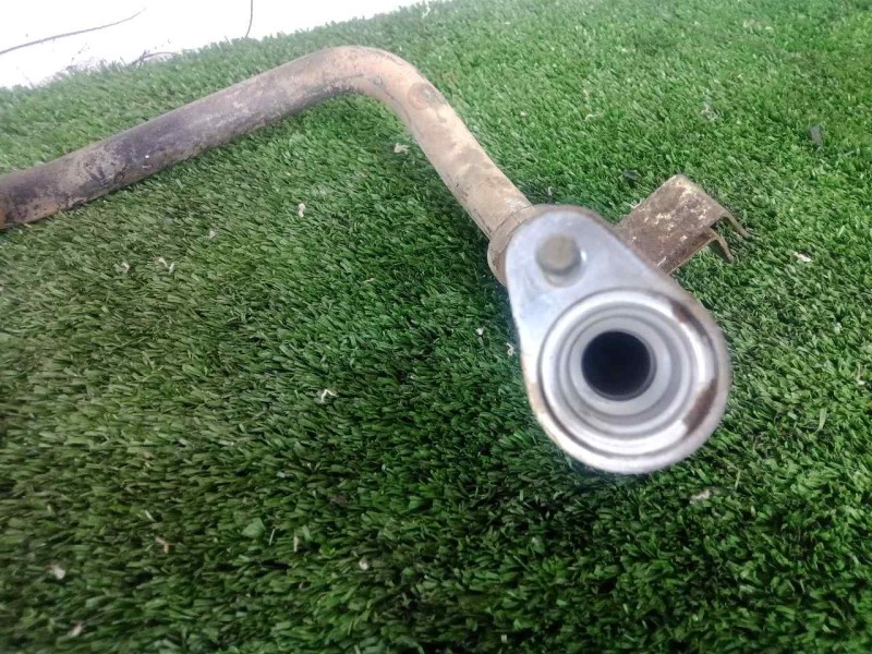 Recambio de tubos aire acondicionado para ssangyong rexton 2.7 turbodiesel cat referencia OEM IAM 6862008500  