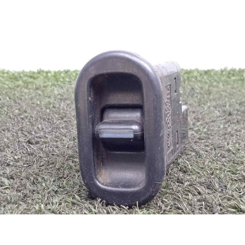 Recambio de mando elevalunas trasero izquierdo para daewoo nexia 1.5 16v cat referencia OEM IAM 96179135-612W019401  