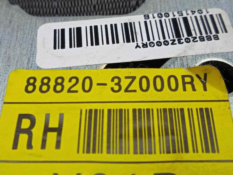 Recambio de cinturon seguridad delantero derecho para hyundai i40 cw 1.7 crdi cat referencia OEM IAM 888203Z000RY  