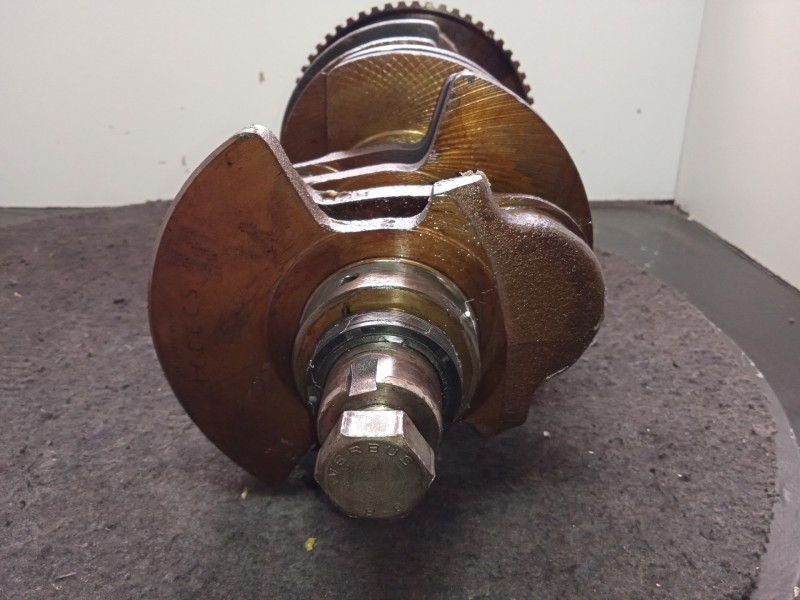 Recambio de cigueñal para volkswagen passat berlina (3b2) 2.3 v5 cat (agz) referencia OEM IAM 021A  