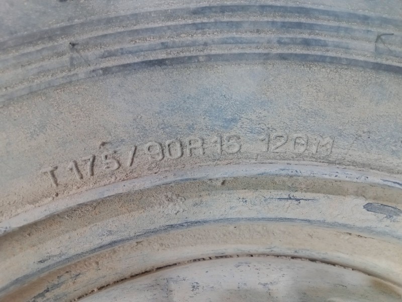 Recambio de neumatico repuesto para ssangyong rexton 2.7 turbodiesel cat referencia OEM IAM T175/90R16 KUMHO 