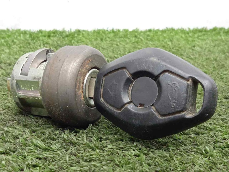 Recambio de conmutador de arranque para bmw x3 (e83) 2.0 turbodiesel cat referencia OEM IAM SINREFERENCIA  SOLO.BOMBIN