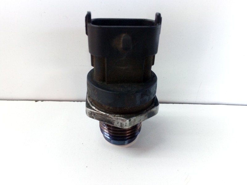 Recambio de sensor presion para iveco daily caja cerrada (1989 =>) 2.8 diesel referencia OEM IAM 0281002706  