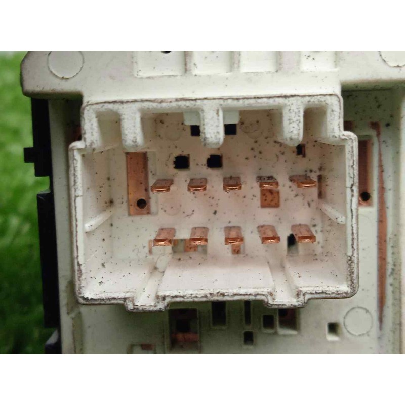 Recambio de mando retrovisor para hyundai i40 cw 1.7 crdi cat referencia OEM IAM 935733Z100  