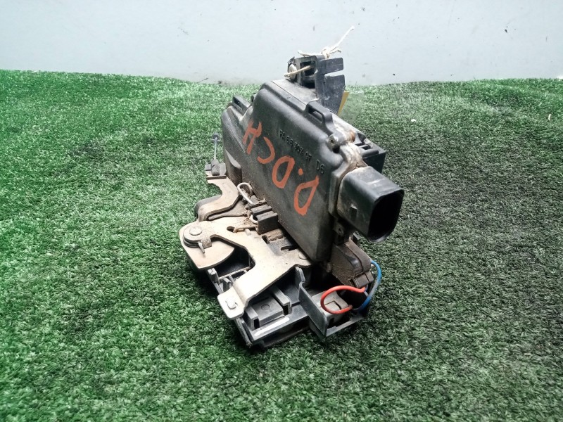 Recambio de cerradura puerta delantera derecha para seat toledo (1m2) 1.9 tdi referencia OEM IAM SINREFERENCIA 8.PINES CONECTOR.