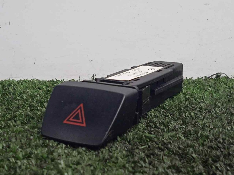 Recambio de warning para mazda 2 lim. (de) 1.4 diesel cat referencia OEM IAM D651664H0 4.PINES 