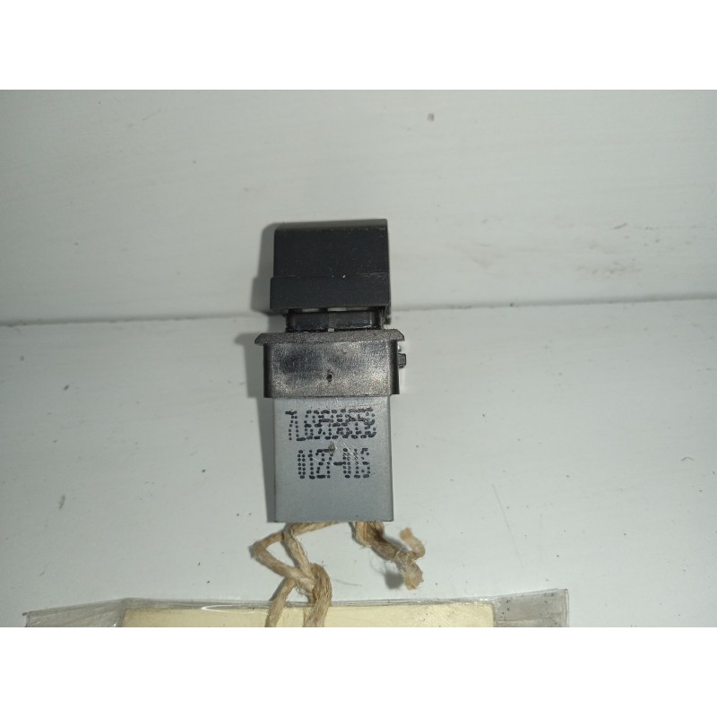 Recambio de mando elevalunas trasero derecho para volkswagen jetta (1k2) 1.9 tdi referencia OEM IAM 7L69598558  