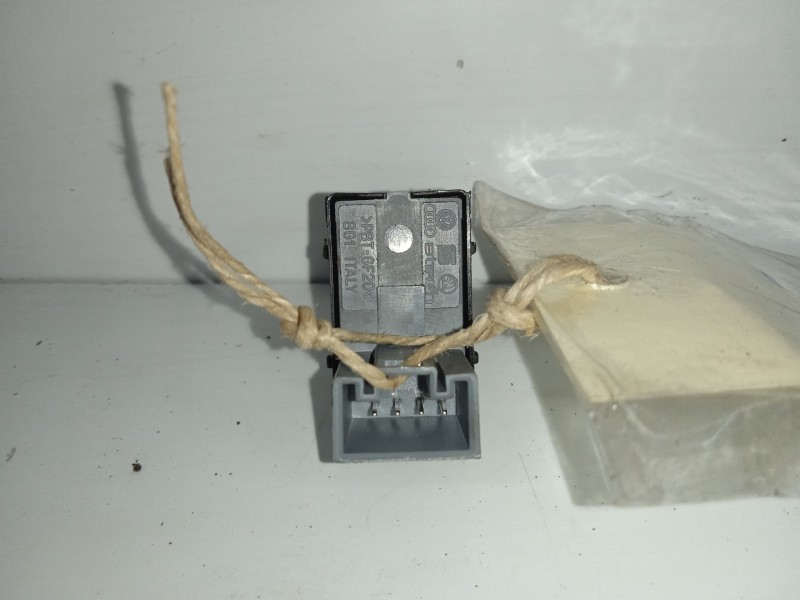 Recambio de mando elevalunas trasero derecho para volkswagen jetta (1k2) 1.9 tdi referencia OEM IAM 7L69598558  