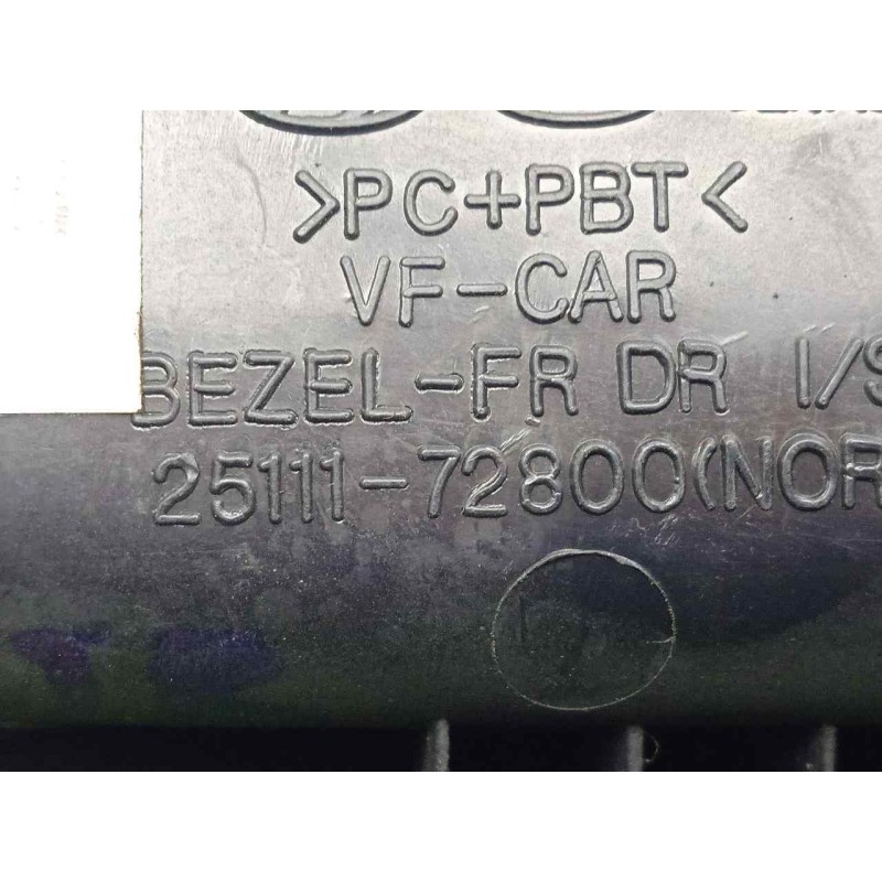 Recambio de maneta interior delantera izquierda para hyundai i40 cw 1.7 crdi cat referencia OEM IAM 2511172800  