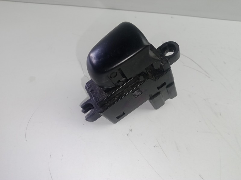 Recambio de mando elevalunas trasero izquierdo para nissan juke (f15) 1.2 16v cat referencia OEM IAM   