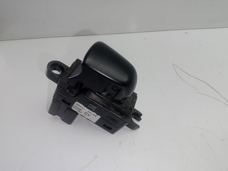 Recambio de mando elevalunas trasero derecho para nissan juke (f15) 1.2 16v cat referencia OEM IAM 254111KL5A  