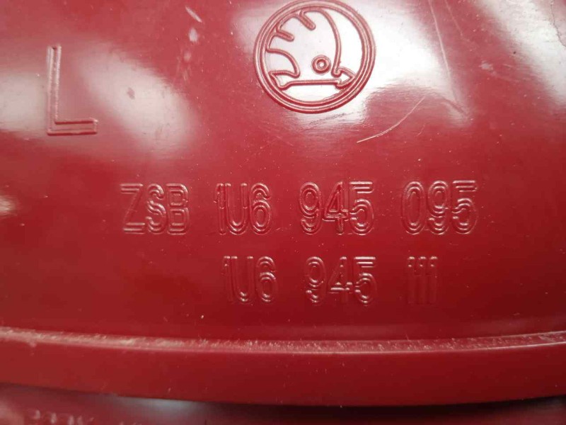 Recambio de piloto trasero izquierdo para skoda octavia berlina (1u2) 1.9 tdi referencia OEM IAM 1U6945095 00-04 