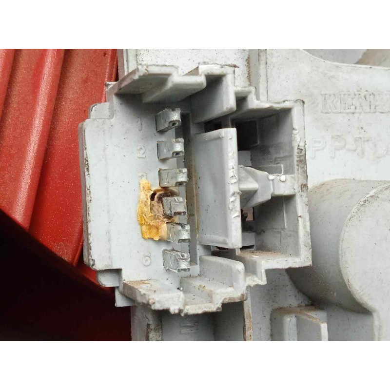 Recambio de piloto trasero izquierdo para renault modus 1.5 dci diesel referencia OEM IAM  AMBAR 