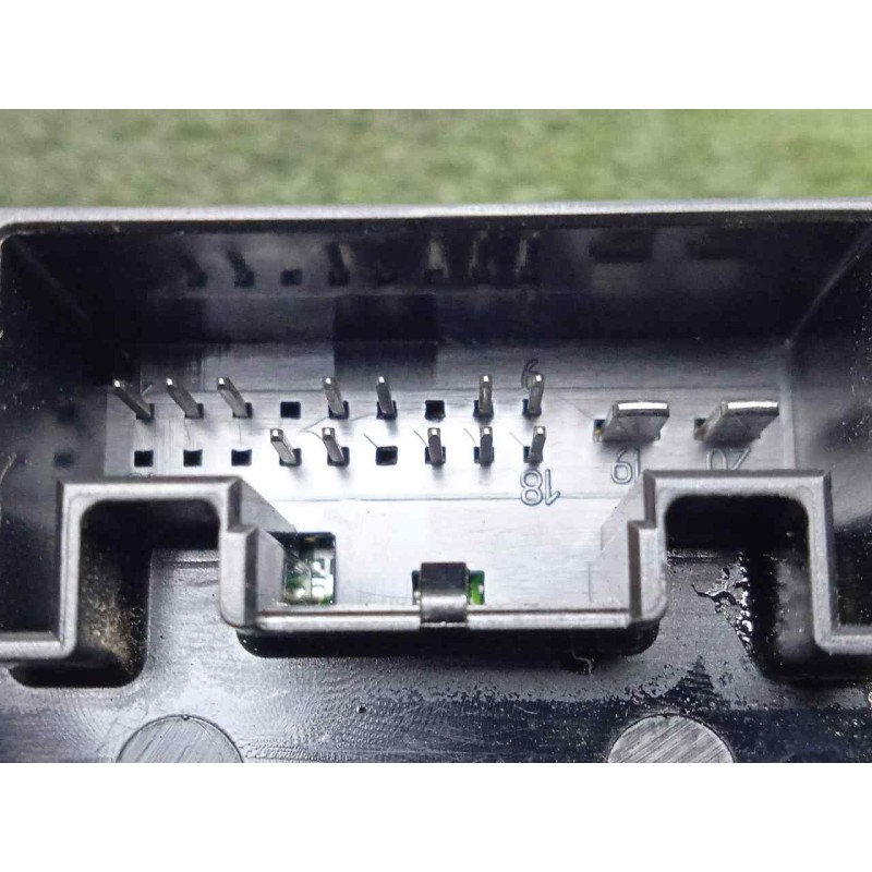 Recambio de mando climatizador para audi a3 sedán(8vs) 2.0 16v tdi referencia OEM IAM 8V0820043C  