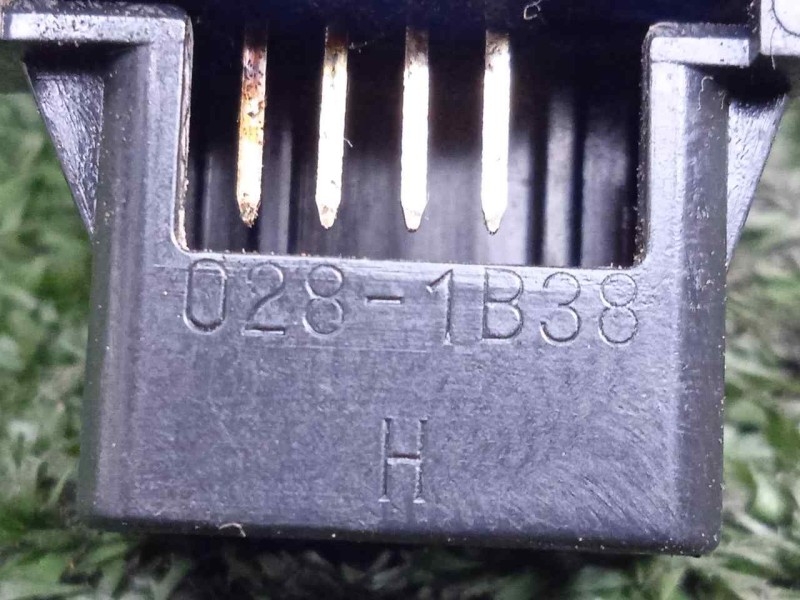 Recambio de interruptor para toyota rav 4 2.2 d-4d cat referencia OEM IAM 0281B38-15C040  