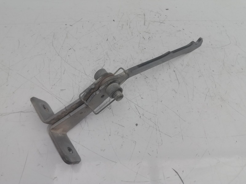 Recambio de retenedor puerta para dacia dokker express 1.5 dci diesel fap cat referencia OEM IAM 904704935R  