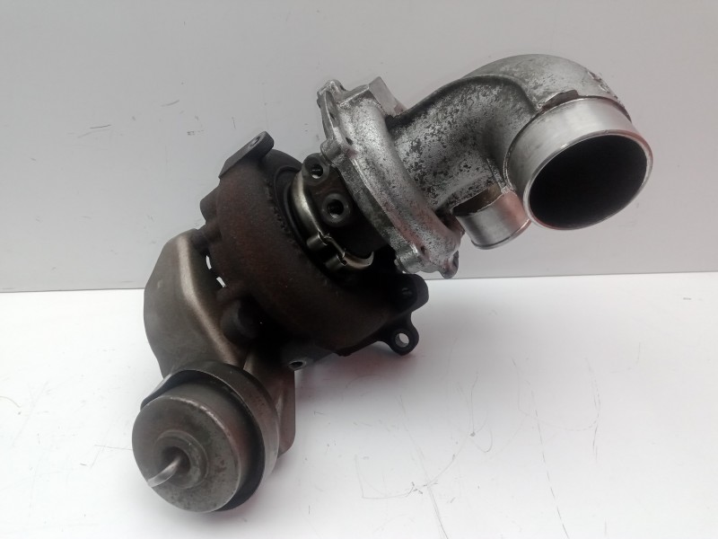 Recambio de turbocompresor para toyota avensis wagon (t25) 2.2 d-4d cat referencia OEM IAM 172010R011  