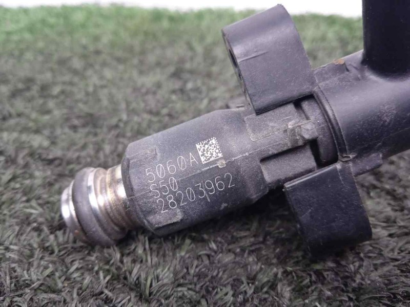 Recambio de inyector para hyosung aquila referencia OEM IAM 28203962-5060A-S50 2.PINES 