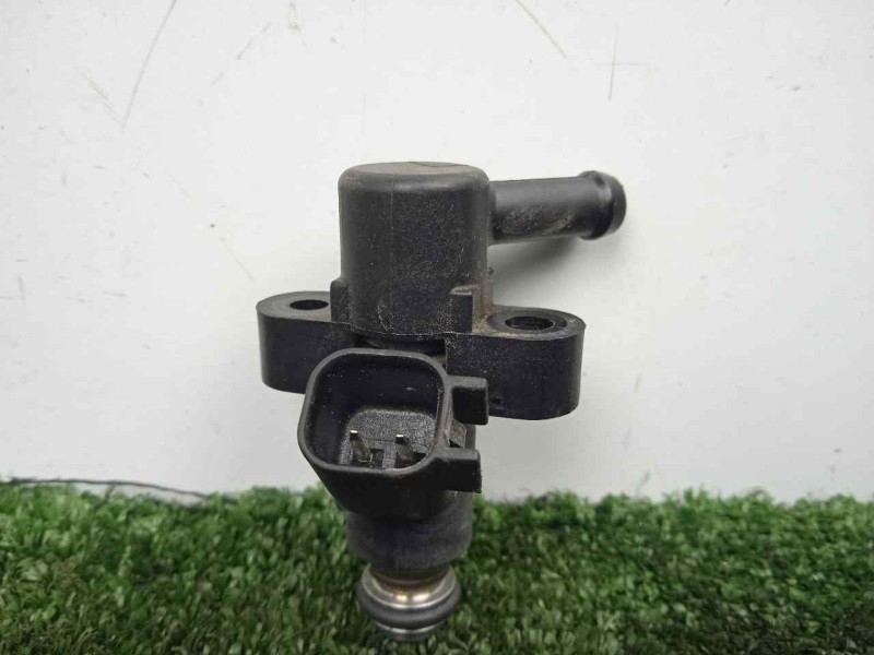 Recambio de inyector para hyosung aquila referencia OEM IAM 28203962-5060A-S50 2.PINES 