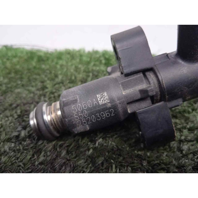 Recambio de inyector para hyosung aquila referencia OEM IAM 28203962-5060A-S50 2.PINES 