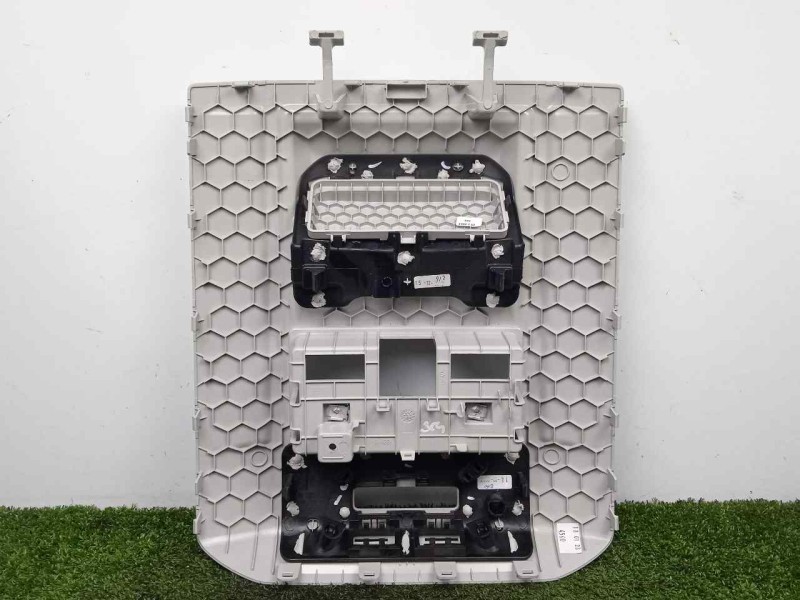 Recambio de moldura para man tge kasten (uy) 2.0 tdi referencia OEM IAM 7C0867251  