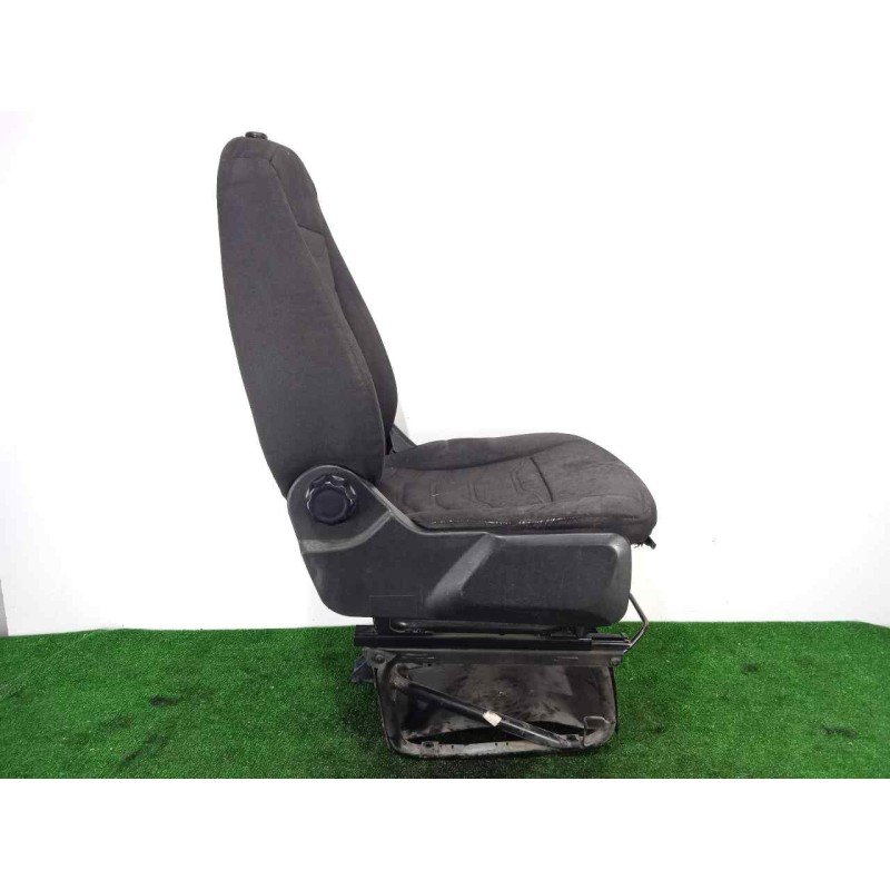 Recambio de asiento delantero derecho para iveco daily furgón 2.3 diesel cat referencia OEM IAM SINREFERENCIA  14-19
