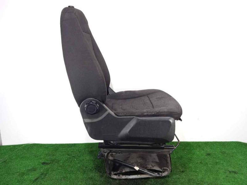 Recambio de asiento delantero derecho para iveco daily furgón 2.3 diesel cat referencia OEM IAM SINREFERENCIA  14-19
