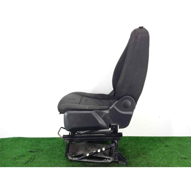 Recambio de asiento delantero derecho para iveco daily furgón 2.3 diesel cat referencia OEM IAM SINREFERENCIA  14-19
