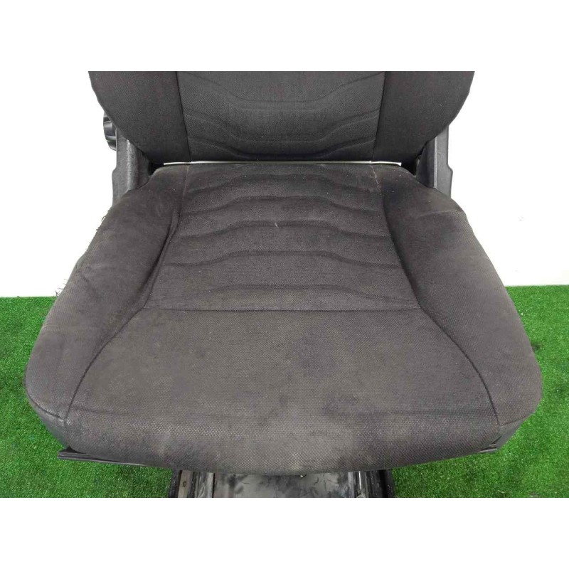 Recambio de asiento delantero derecho para iveco daily furgón 2.3 diesel cat referencia OEM IAM SINREFERENCIA  14-19