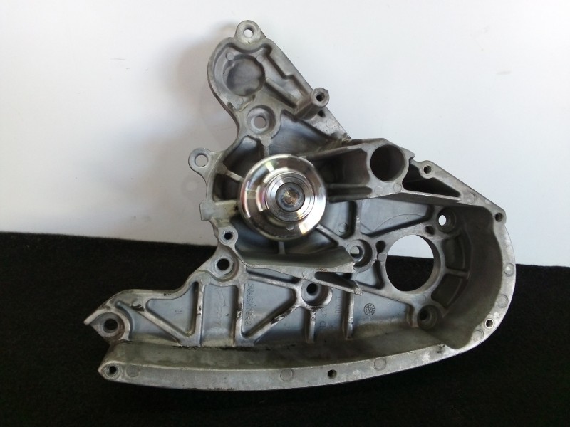 Recambio de bomba agua para iveco daily pr 2.3 diesel cat referencia OEM IAM 504377948-504323990  